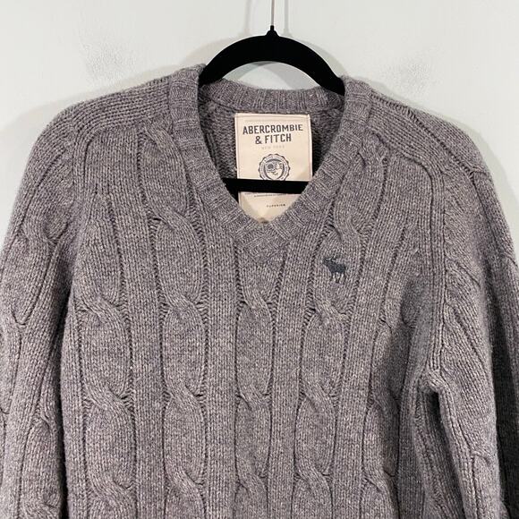 Abercrombie & Fitch Men Grey Cable Knit Wool Blend V-neck Pullover Sweater Sz M - Picture 2 of 8